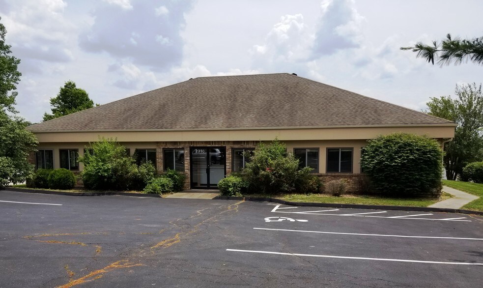 More Photos Of 2010 Bluestone Dr, Saint Charles Office For Sale