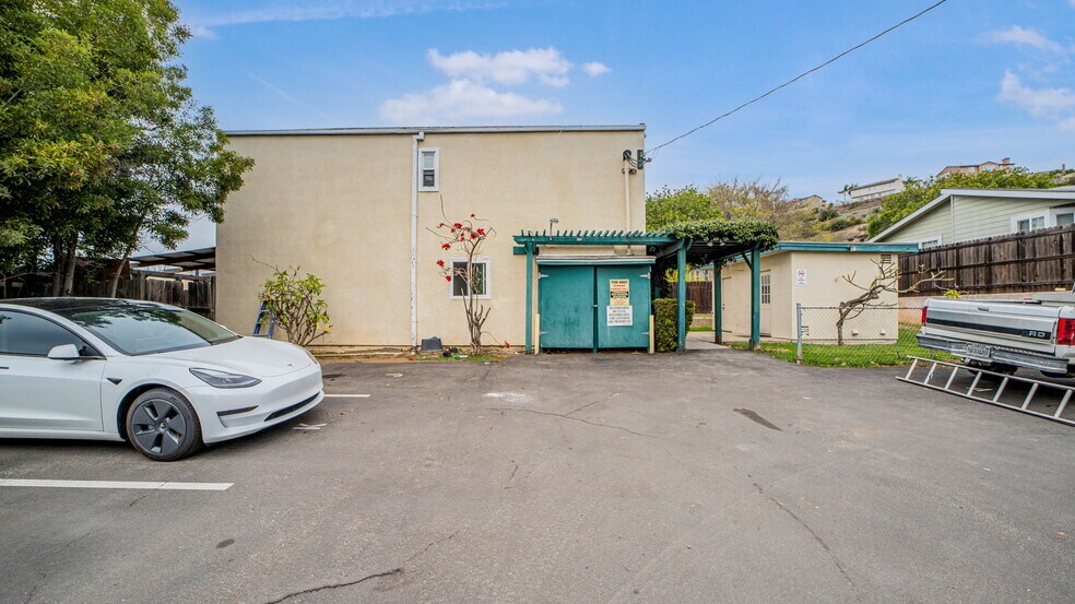 More Photos Of 7425 Waite Dr, La Mesa Apartments For Sale