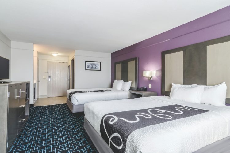More Photos Of 6901 NW 83rd St, Kansas City Hotel For Sale
