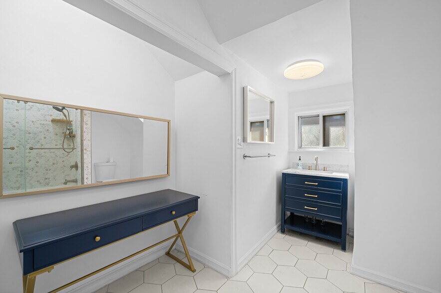 More Photos Of 2746 John F Kennedy Blvd, Jersey City Office For Sale