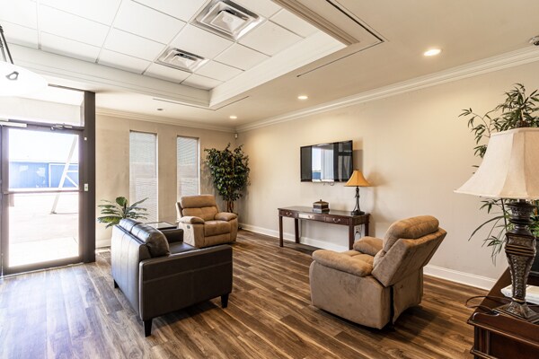 More Photos Of 2007 Flightway Dr, Atlanta Airplane Hangar For Sale