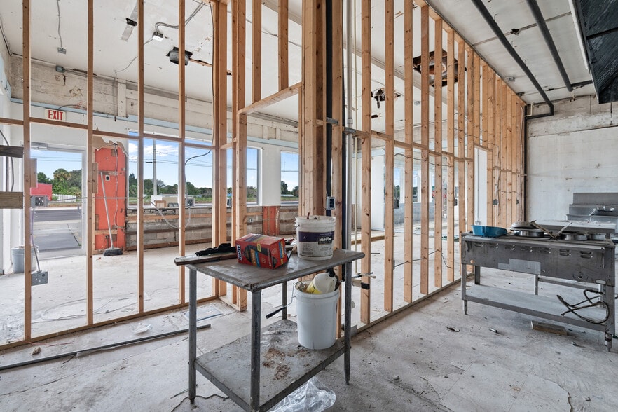 More Photos Of 2543 S Harbor City Blvd, Melbourne General Retail For Lease