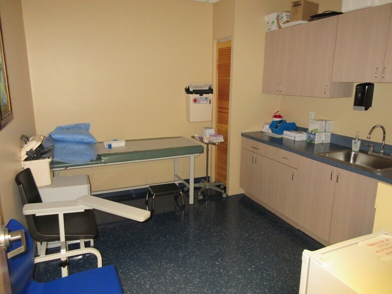 More Photos Of 1264 Malabar Rd SE, Palm Bay Office For Sale