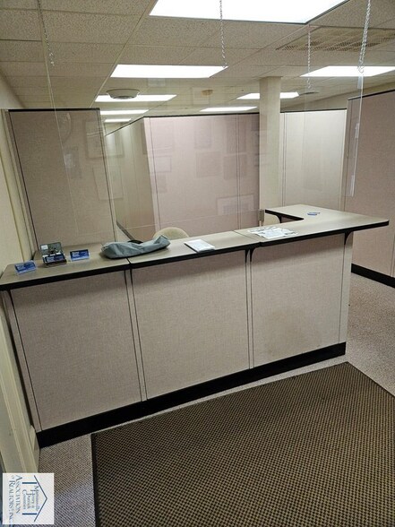 More Photos Of 2611 Riverside Dr, Bassett Office For Sale