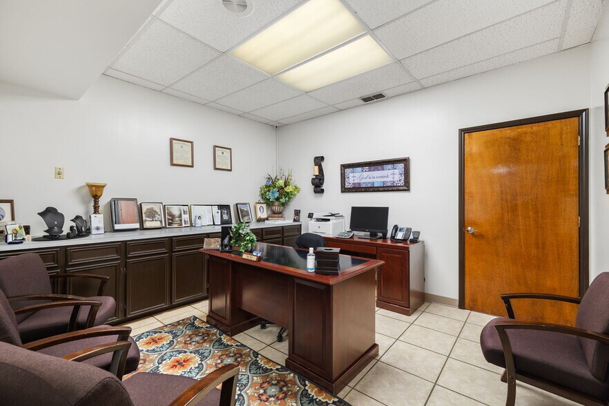 More Photos Of 2602 N Texas Blvd, Weslaco Freestanding For Sale