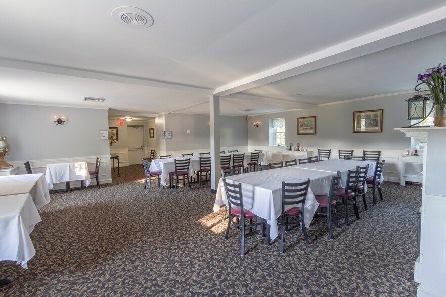 More Photos Of 898 Allentown Rd, Telford Restaurant For Sale
