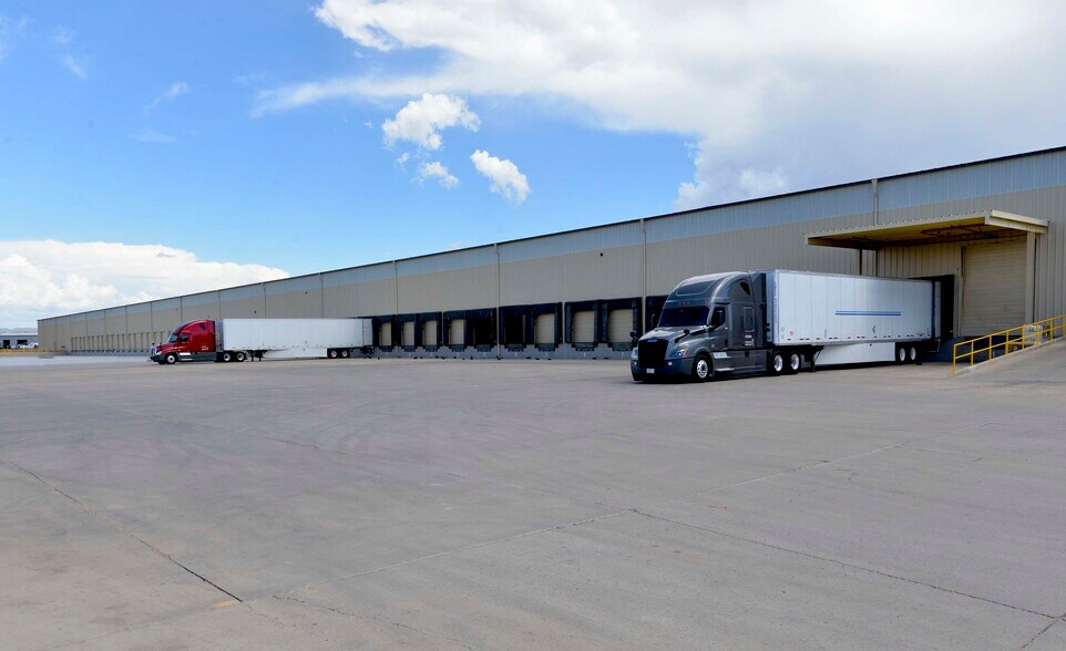 More Photos Of 4200 N Industrial Blvd, Kingman Distribution For Lease