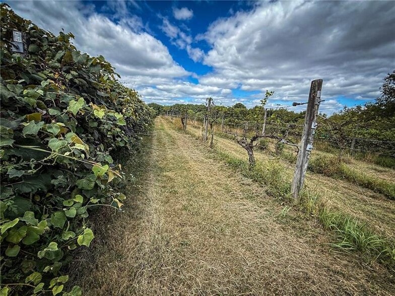 More Photos Of 115 Dreher Farm Ln, Butler Specialty For Sale