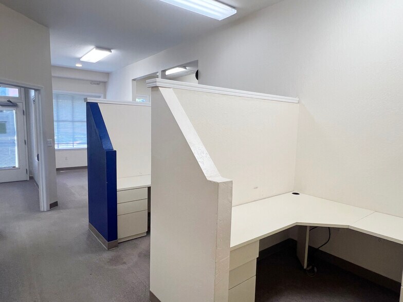 More Photos Of 2220 Pear St, Pinole Office For Lease