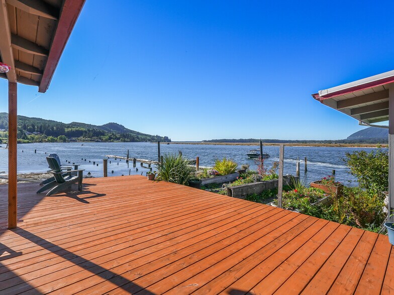 More Photos Of 580 Marine Dr, Wheeler Hotel For Sale