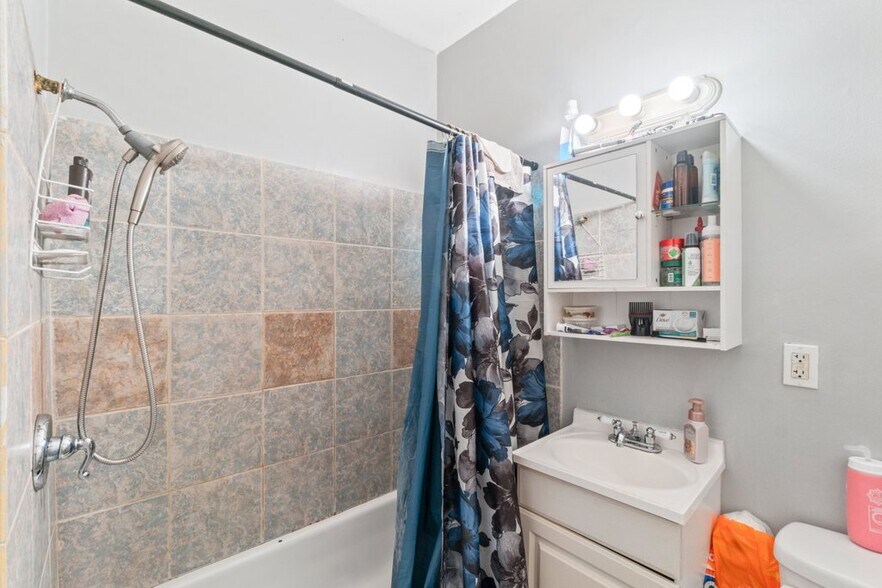 More Photos Of 702 Homestead St, Baltimore Multifamily For Sale