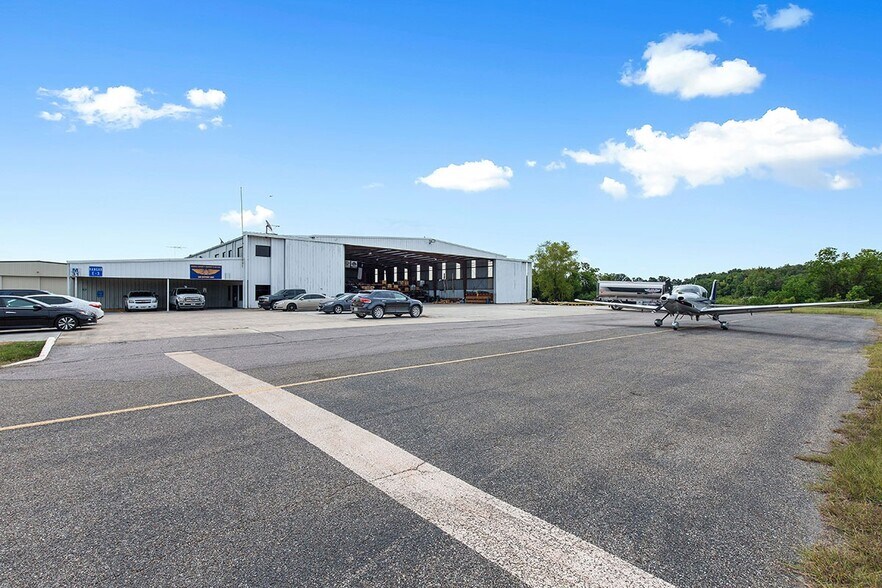 Primary Photo Of 8319 Thora Ln, Spring Airplane Hangar For Sale