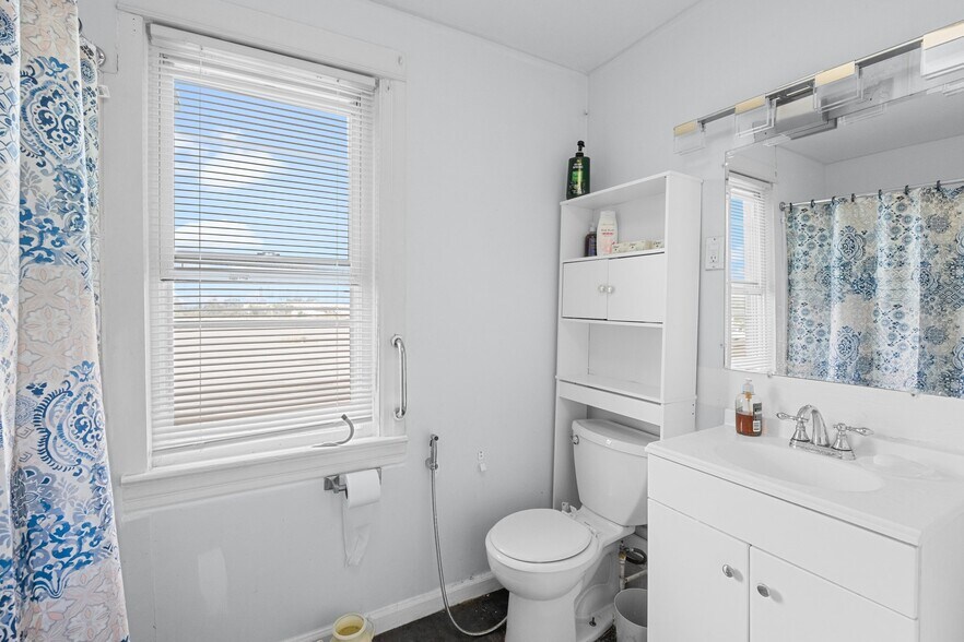 More Photos Of 600 W Broad St, Paulsboro Specialty For Sale