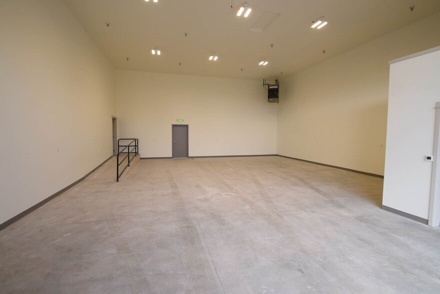 More Photos Of 1051 SW Layton Ct, Prineville Warehouse For Sale
