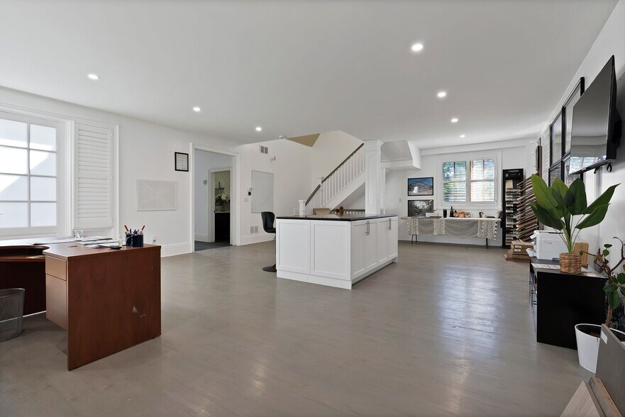 More Photos Of 780 Garden St, Whitby Office Residential For Sale