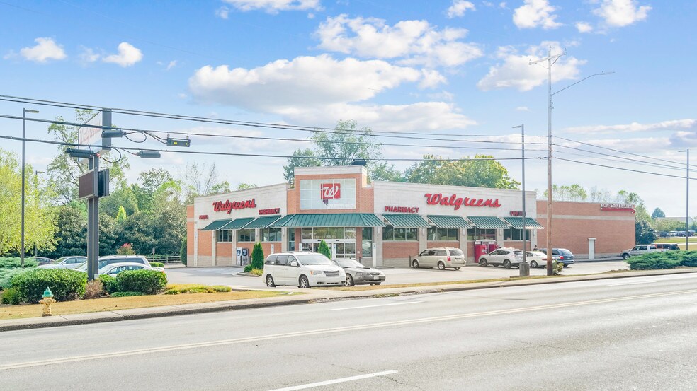 More Photos Of 805 W Madison Ave, Athens Drugstore For Sale