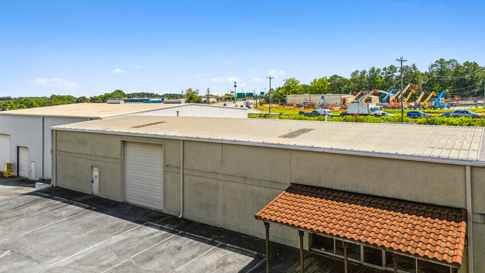 More Photos Of 2125 Airport Rd, Greer Light Distribution For Lease