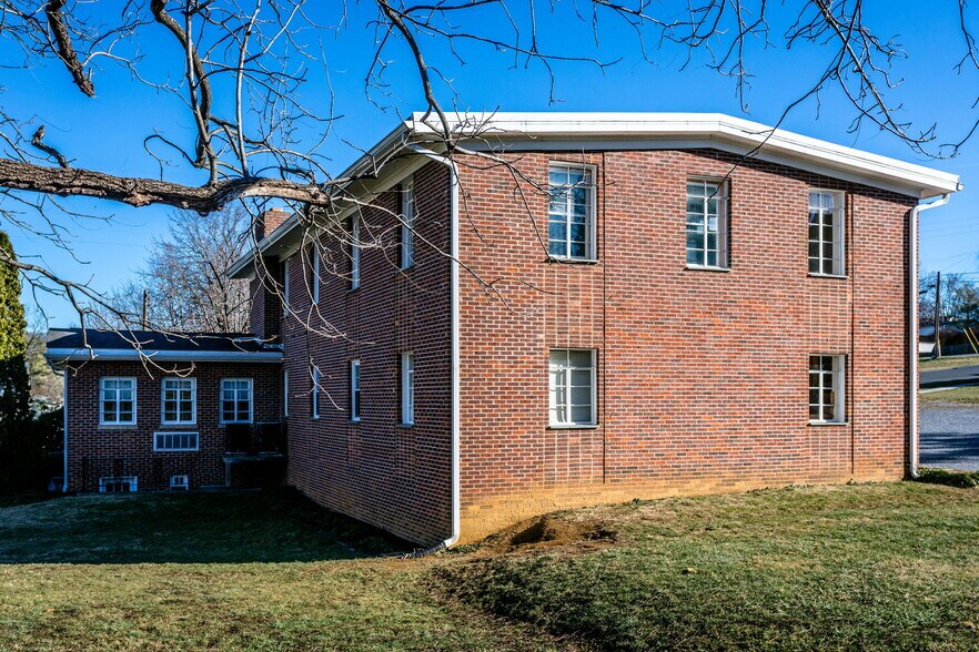 More Photos Of 2408 Hickory St, Staunton Religious Facility For Sale