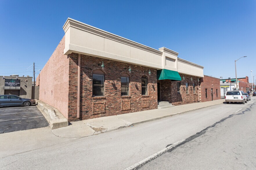 More Photos Of 838 N Delaware St, Indianapolis Unknown For Lease
