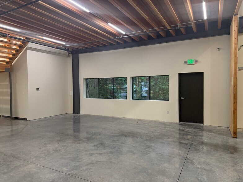 More Photos Of 9440 Sportsman Club Rd NE, Bainbridge Island Office For Lease
