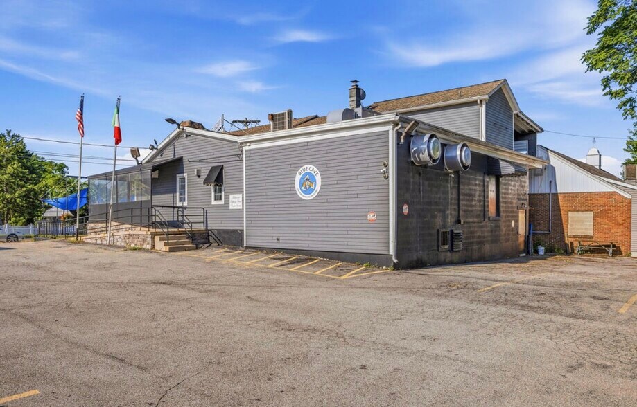 More Photos Of 810 Center St, Lewiston Restaurant For Sale