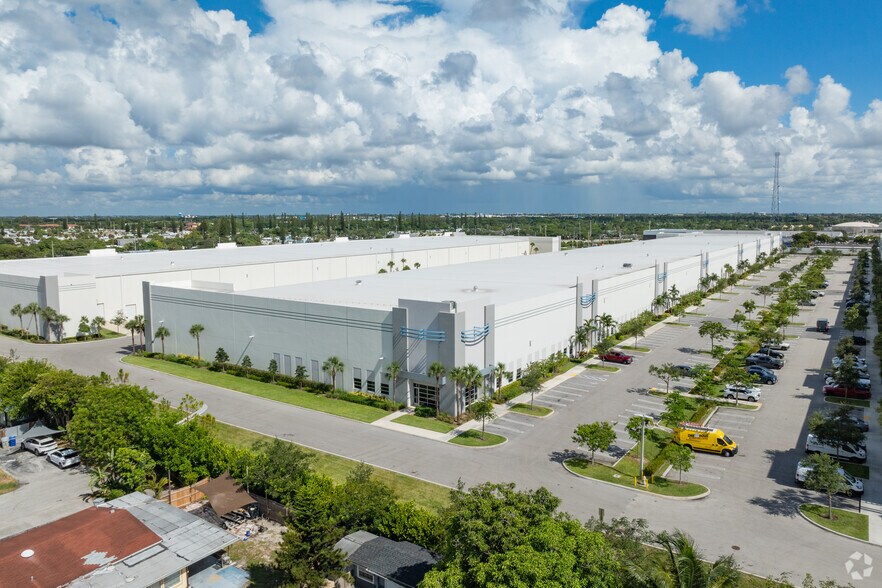 More Photos Of 1240-1270 NE 48th St, Pompano Beach Unknown For Lease