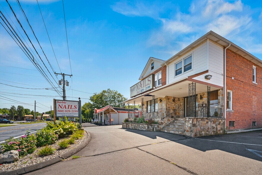 More Photos Of 238 New Britain Rd, Berlin Freestanding For Lease