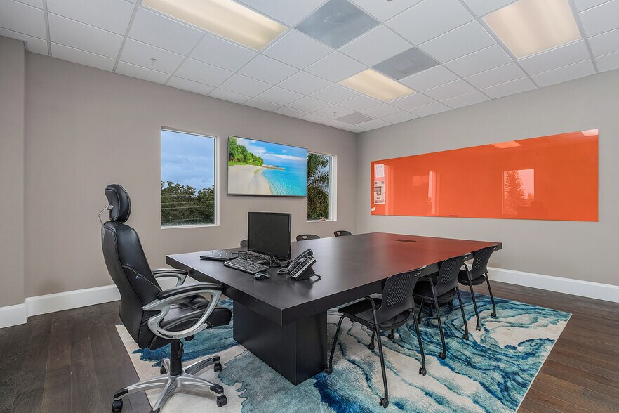 More Photos Of 2200 Broadway, Fort Myers Office For Lease