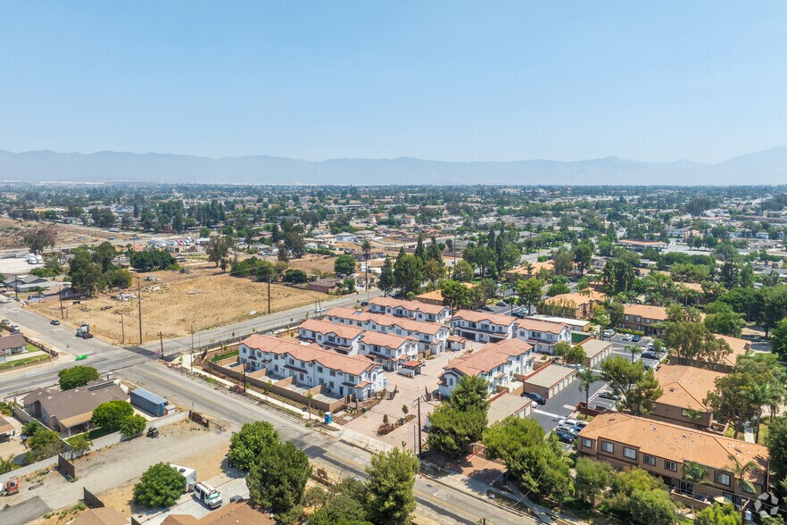 More Photos Of 15909 Merrill Ave, Fontana Apartments For Sale