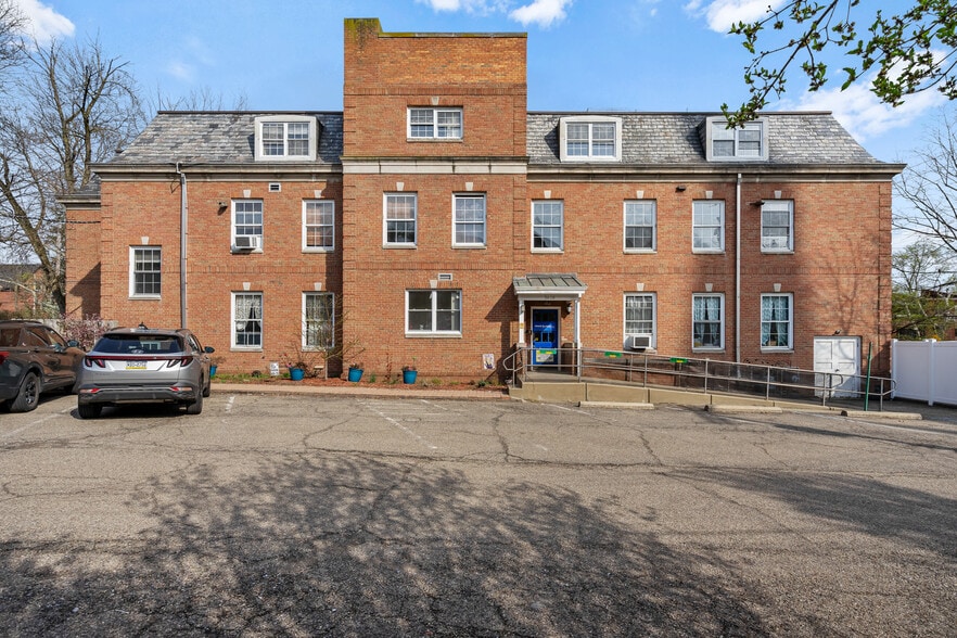 More Photos Of 5618 Kentucky Ave, Pittsburgh Medical For Sale