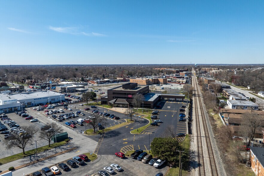 More Photos Of 9400 S Cicero Ave, Oak Lawn Medical For Sale