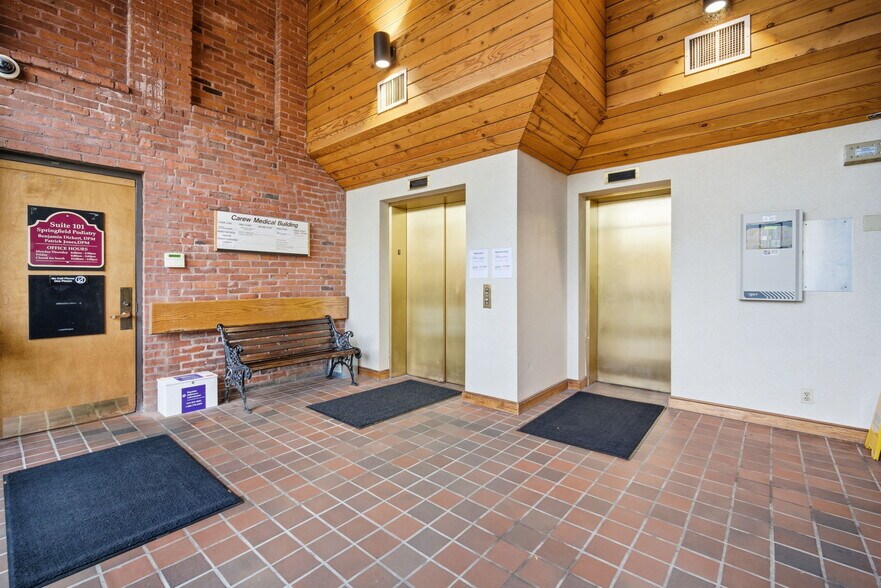 More Photos Of 222 Carew St, Springfield Medical For Lease
