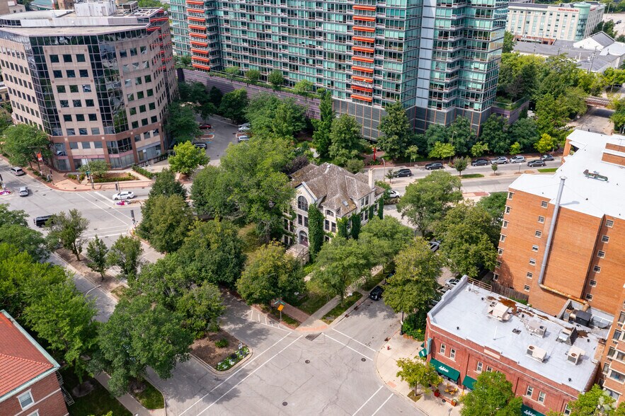 More Photos Of 1830 Sherman Ave, Evanston Office For Lease