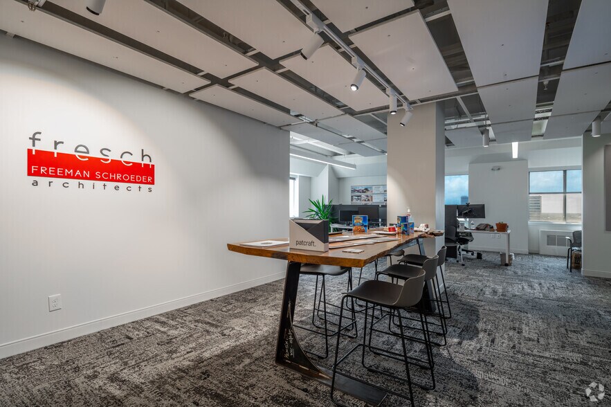 More Photos Of 606 N Carancahua St, Corpus Christi Office For Sale