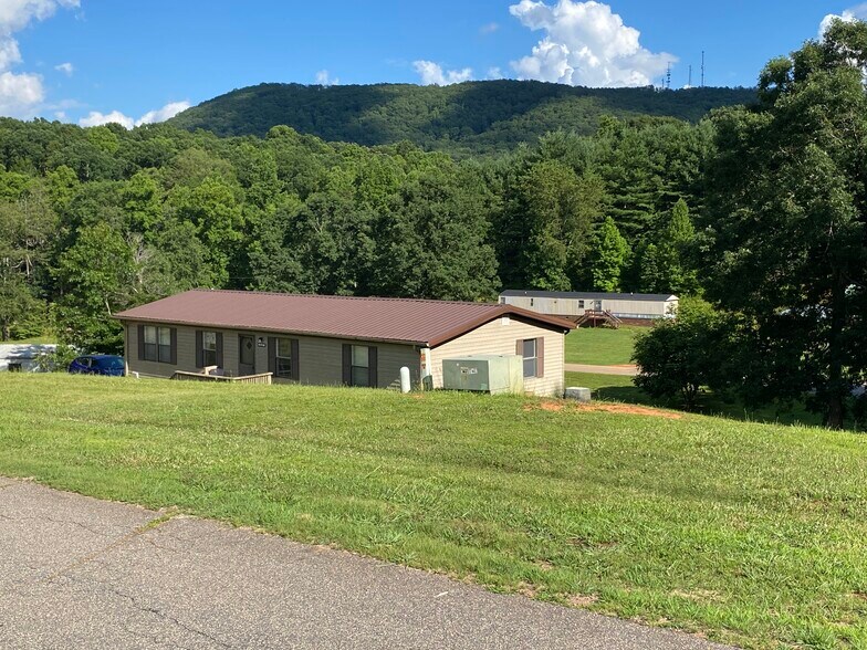 More Photos Of 6695 Springbrook Ave, Hickory Manufactured Housing Mobile Home Park For Sale