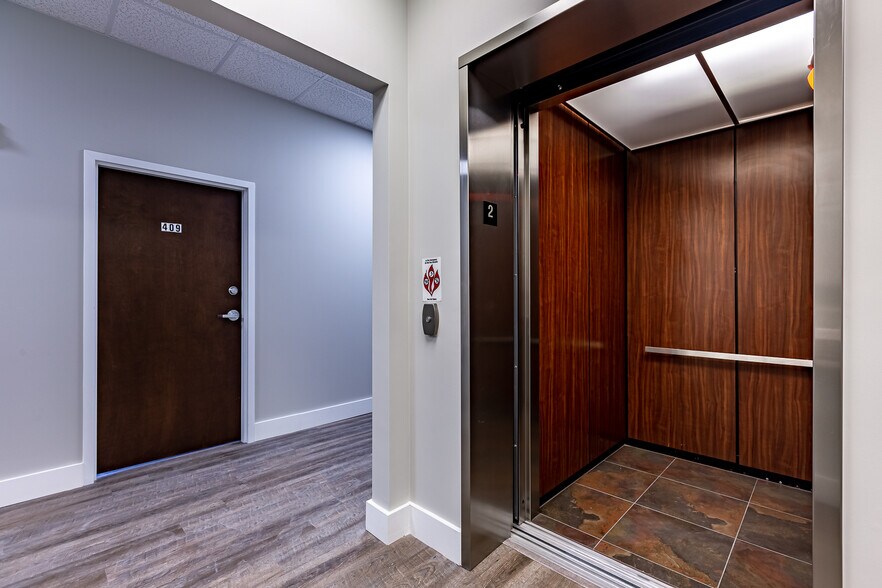 More Photos Of 1500 E Venice Ave, Venice Office For Sale