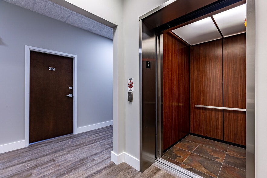 More Photos Of 1500 E Venice Ave, Venice Office For Sale