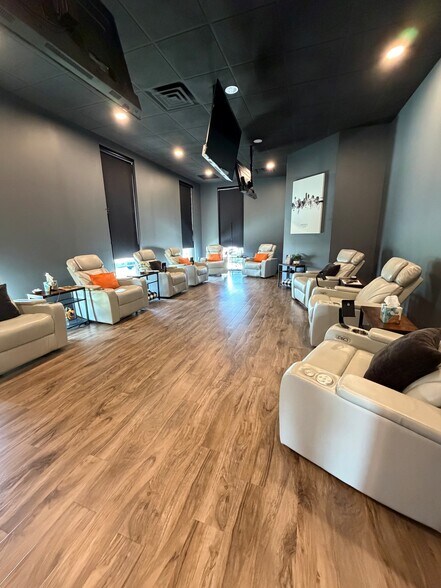 More Photos Of 909 Osprey Point Ln, Knoxville Office For Lease