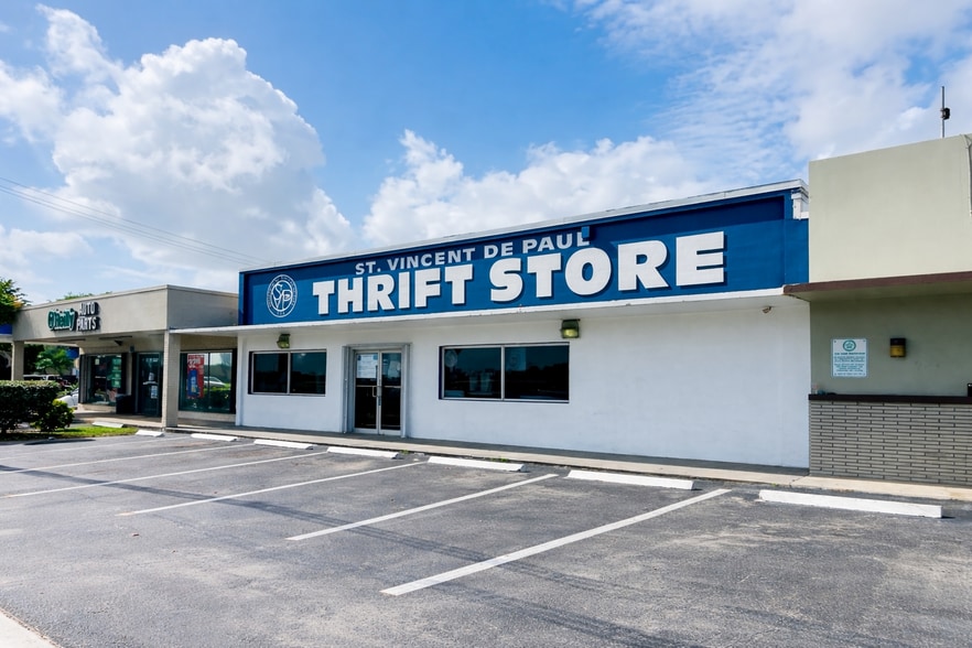 More Photos Of 2223 N Dixie Hwy, Pompano Beach Freestanding For Sale