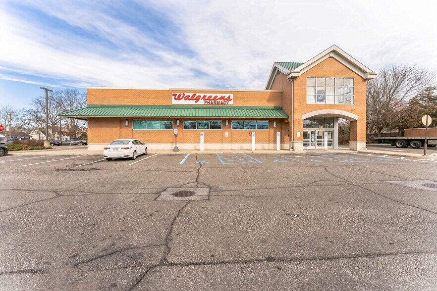 More Photos Of 2215 Middle Country Rd, Centereach Freestanding For Lease