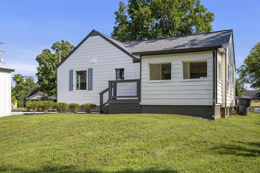 More Photos Of 1303 McGavock Pike, Nashville General Retail For Sale