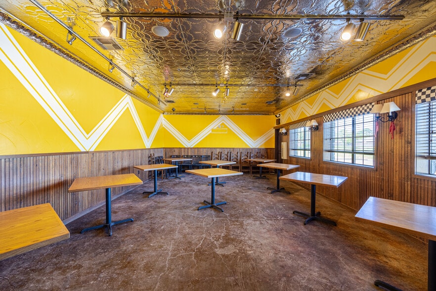 More Photos Of 5200 Interstate 30 E, Greenville Restaurant For Lease