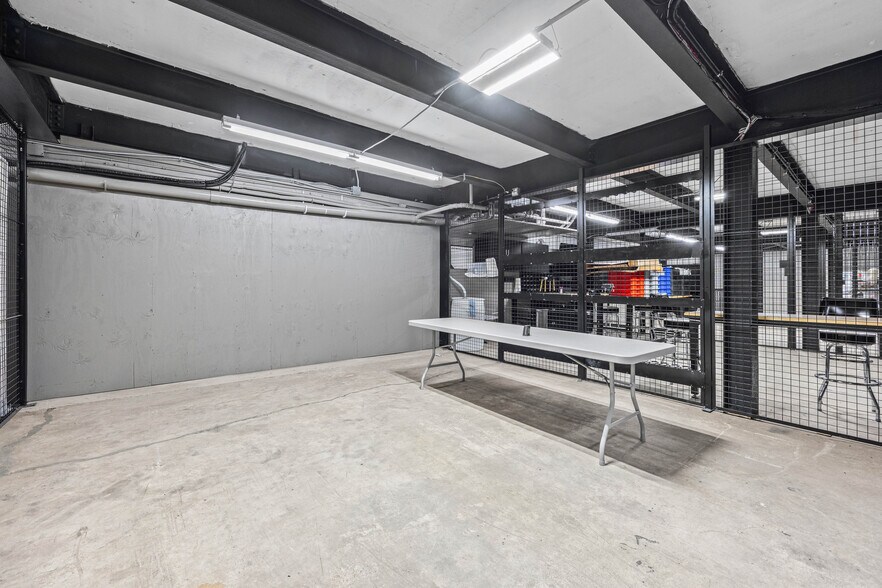 More Photos Of 227 West Ave, Albion Town Orleans Flex For Lease