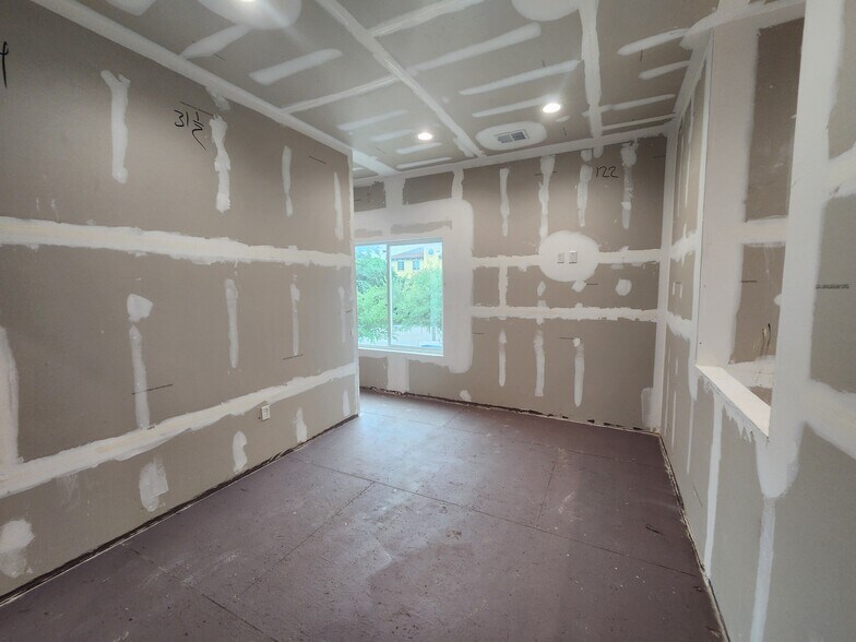 More Photos Of 2641 Fruitville Rd 0, Sarasota Medical For Sale