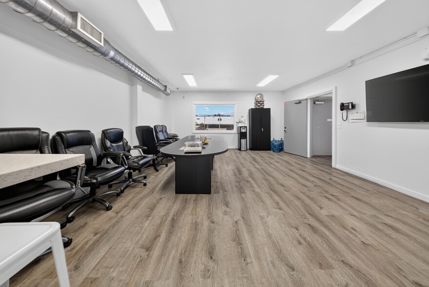 More Photos Of 20847 Sherman Way, Canoga Park Office For Sale