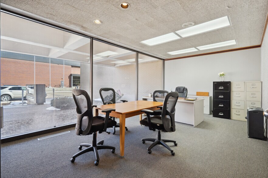 More Photos Of 512 Jefferson Street, Waterloo Office Residential For Sale