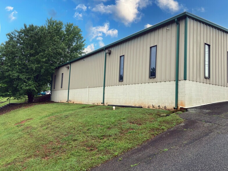 More Photos Of 7980-7982 Macon Hwy, Watkinsville Flex For Lease