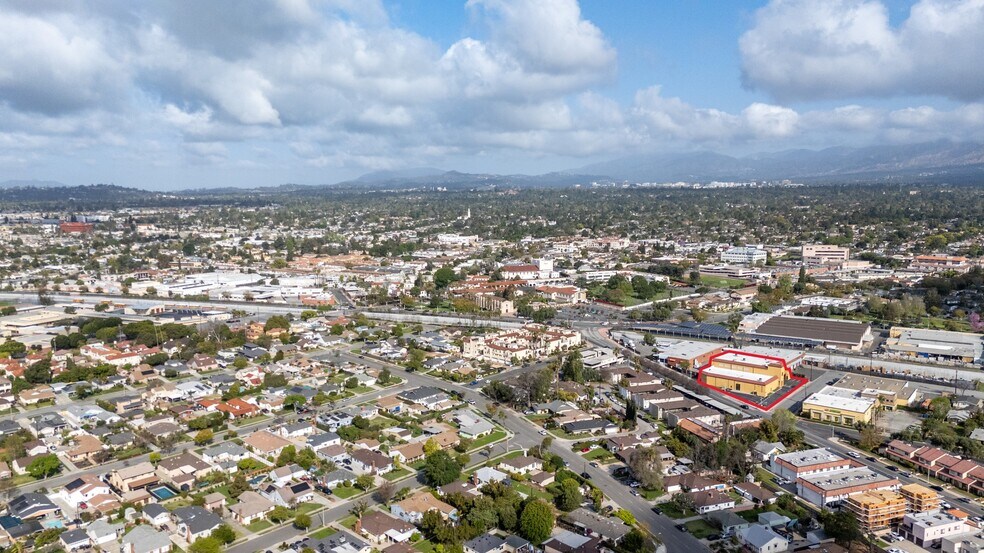 More Photos Of 445-447 Madera St, San Gabriel Distribution For Lease