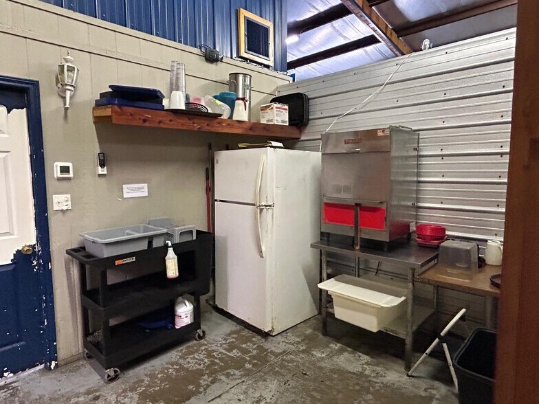 More Photos Of 9318 US Highway 59 N, Atlanta Specialty For Sale