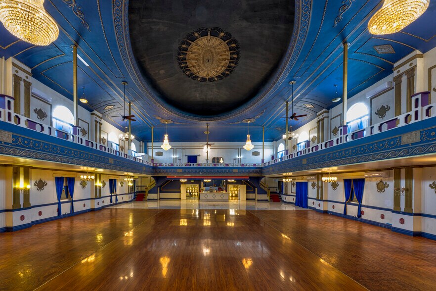 More Photos Of 5670 58th St, Flushing Lodge Meeting Hall For Sale